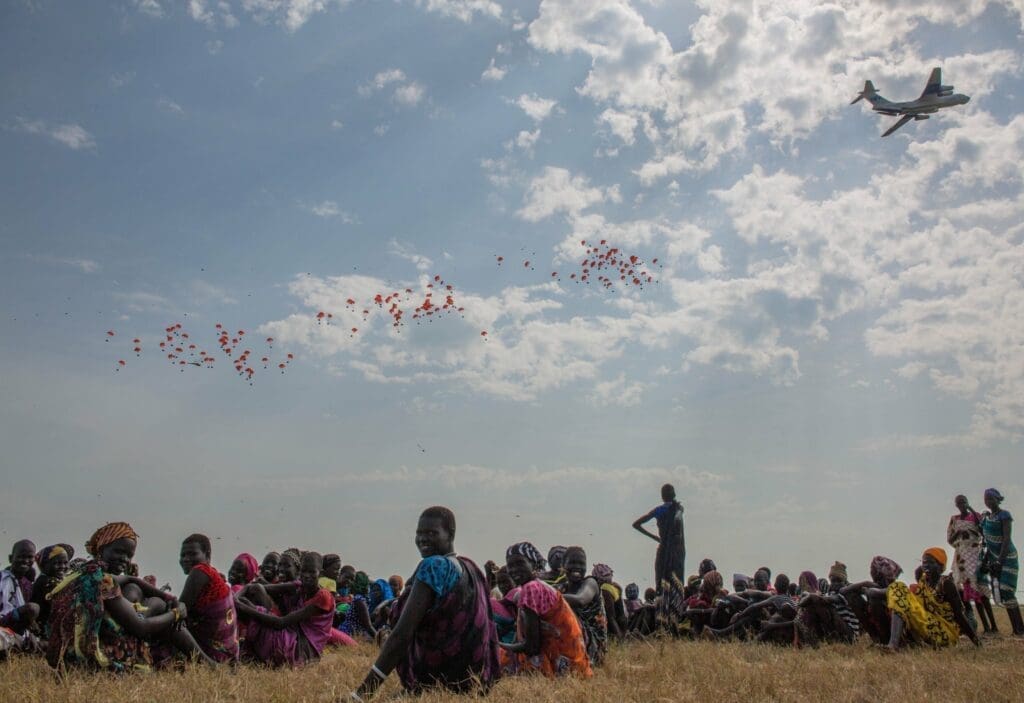 WFP planes deliver food via airdrops to fight famine in South Sudan