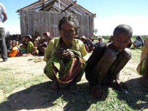 mother and daughter in Madagascar