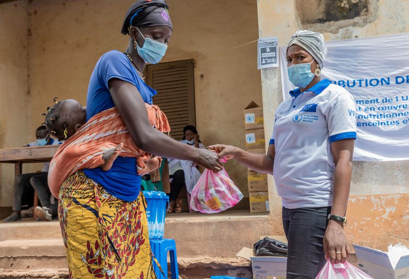 Distribution of specialised nutritious food to children aged 6-24 months and pregnant and lactating women

Nutrition assistance through the European Union funded project, RESIGUI in Siguiri (Kankan)