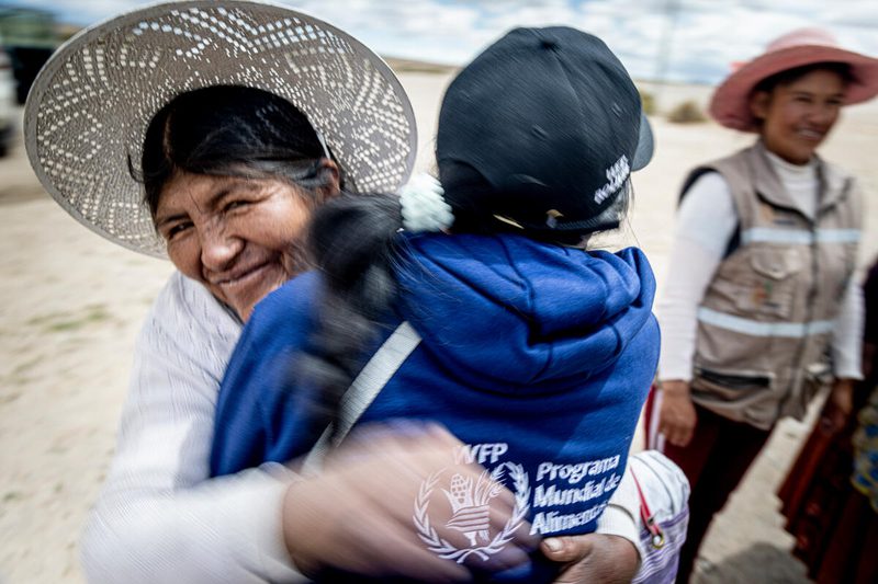 Asociación de Mujeres Productoras de Ucumasi – AMPRODUC

Rosario Navia, is a 24 years old woman from an aymara quinoa producers community, Ucumasi (Oruro, Bolivia). When she was 17, she moved to Cochabamba to work in a restaurant washing dishes and cleaning floors. She realized that she worked for a low salary and overtime was not paid, that’s why she decided to go back to Ucumasi and start a small business in her community that allows her and other community members to live with dignity. Together, with other young women, funded in 2012 “Asociación de Mujeres Productoras de Ucumasi – AMPRODUC”.