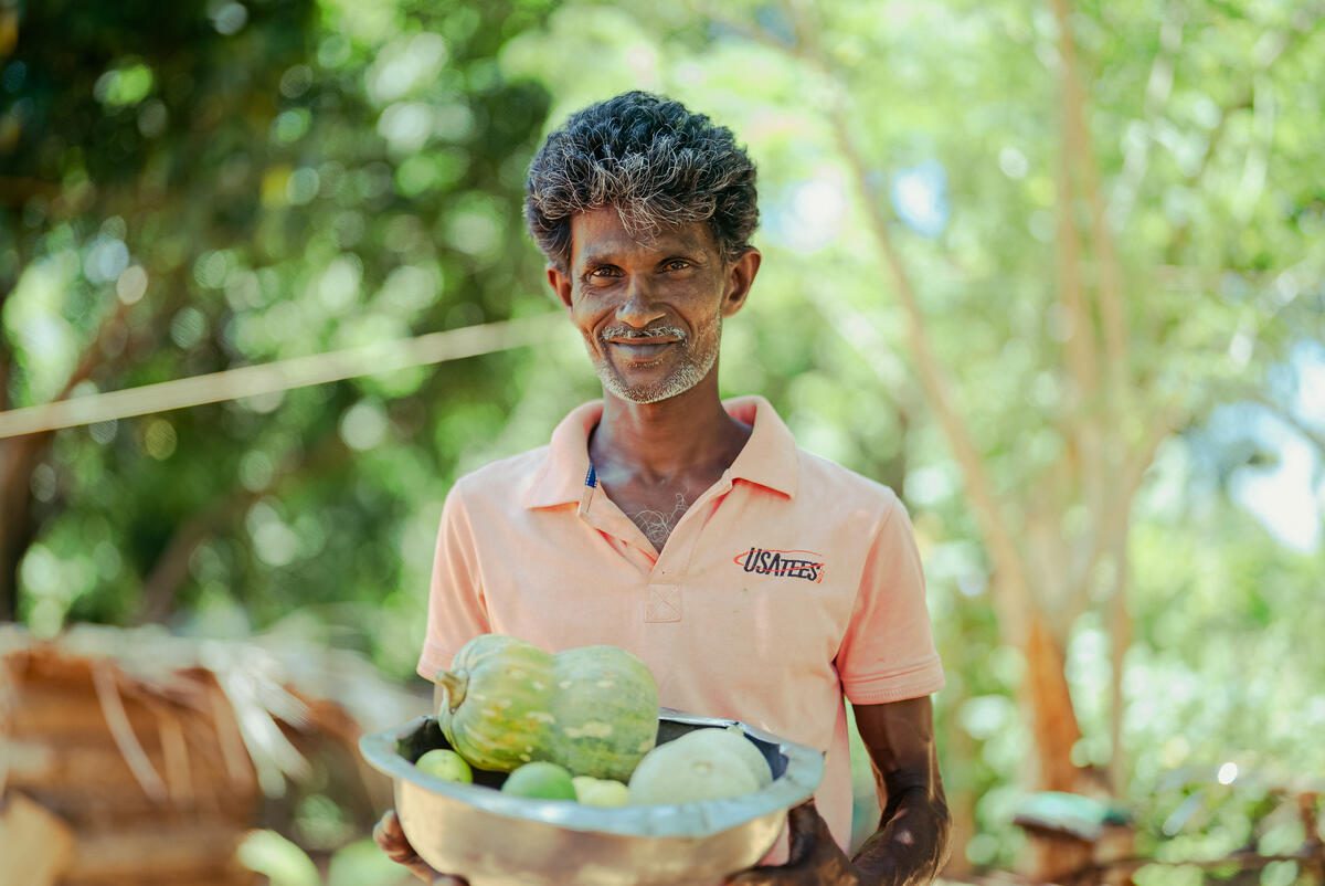 Shantha and his wife Shyamali are farmers from the Thanamalwila district of Sri Lanka. During the dry seasons, they cannot get enough water to harvest crops. Already living in a drought-prone zone, compounded by the nationwide economic crisis, Shanta’s family has been stressed. 

Under WFP Srilanka’s R5n project, Shantha has received training and more than 500 USD in cash to build an agro-well near his house, allowing him to continue farming his land throughout the year. He joined training sessions for good agricultural practices and received about 70 USD to purchase farming equipment such as grass cutters and hose pipes for irrigation. 

WFP supports more than 77,500 people in Sri Lanka with its R5n programme, providing cash grants and training for agriculture and poultry-based business to increase resilience and nutrition among vulnerable communities.