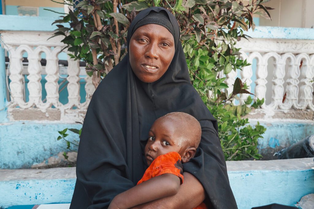 Farhia Ali and her daughter Ruqiya at a health clinic in Mogadishu.
