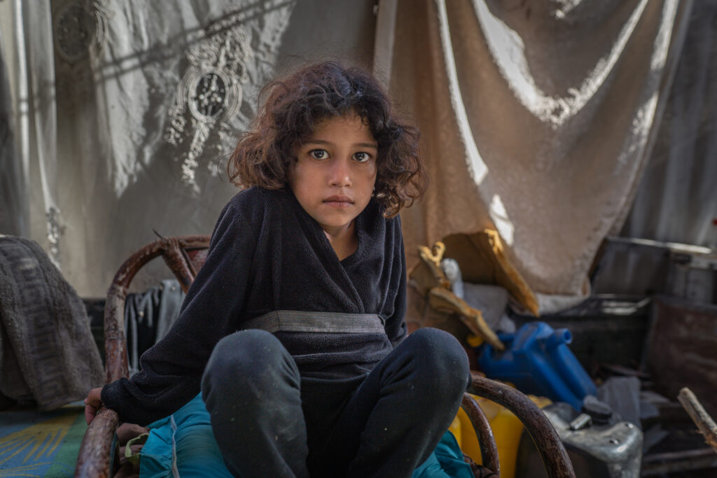 Family cooks in Gaza