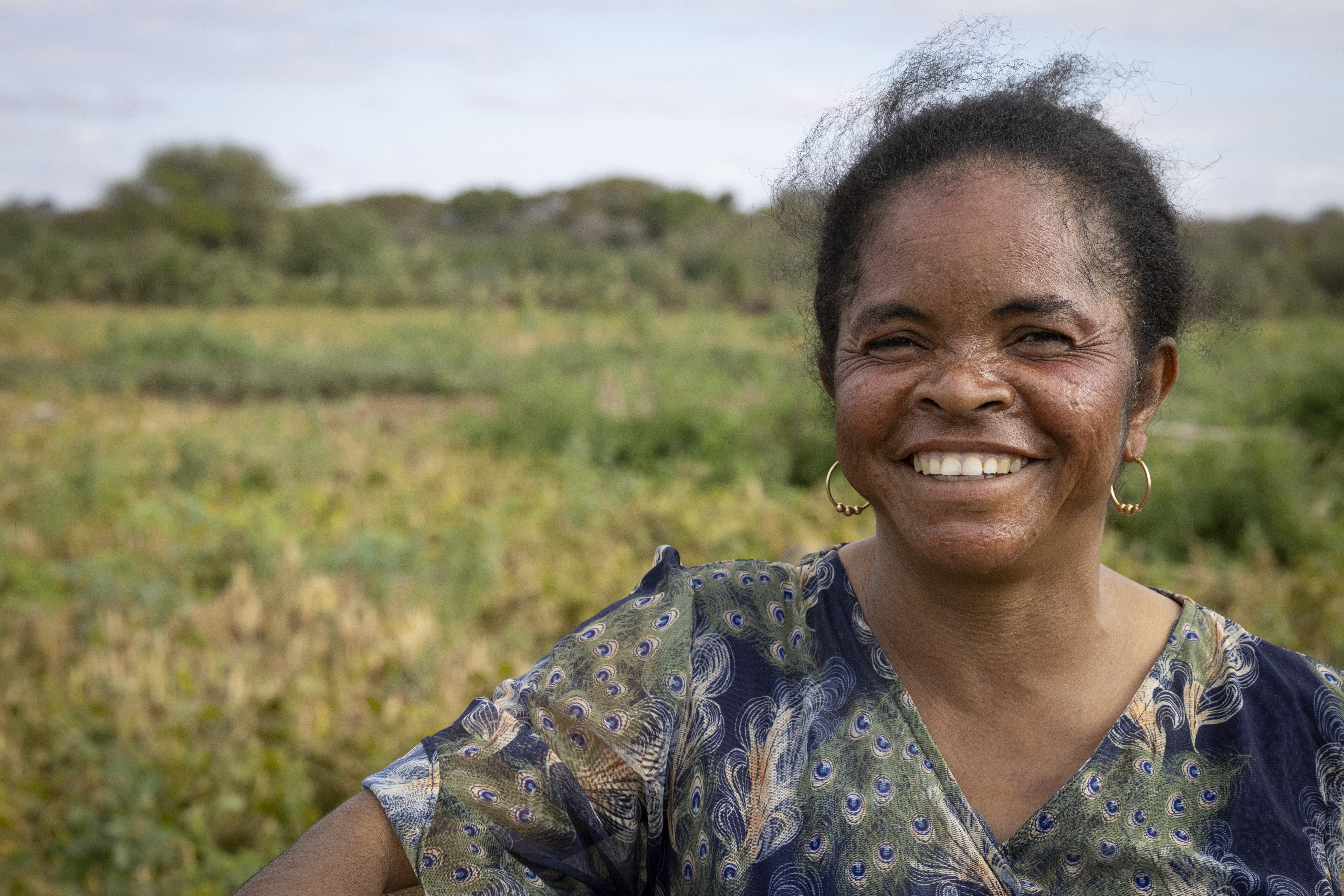 Mamenosoa Odile lives in Anjamahavelo. She is the president of the Mifanavotse Association. They work with WFP, growing and harvesting crops in community farmland.
